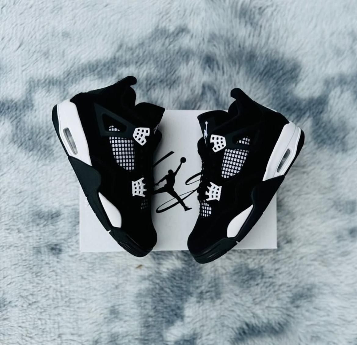 Nike Air Jordan 4 Retro White Thunde