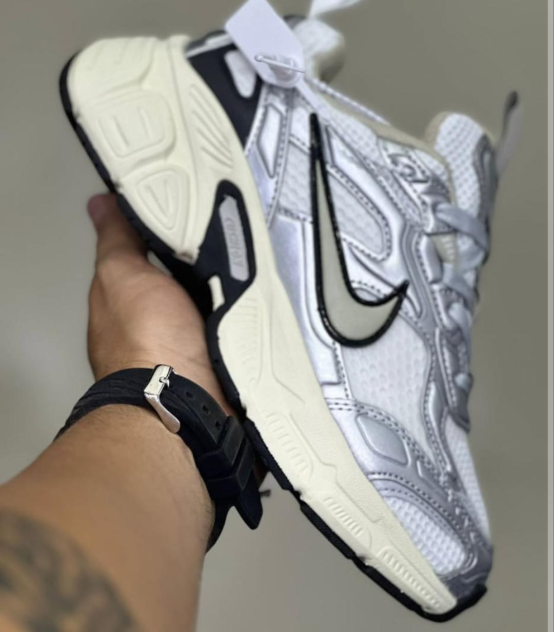 Nike V2k Run 